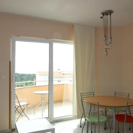 Miriam Apartment *